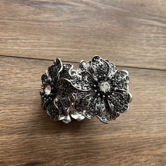 3 Beautiful Bracelets - all in EUC - Picture 7 of 7